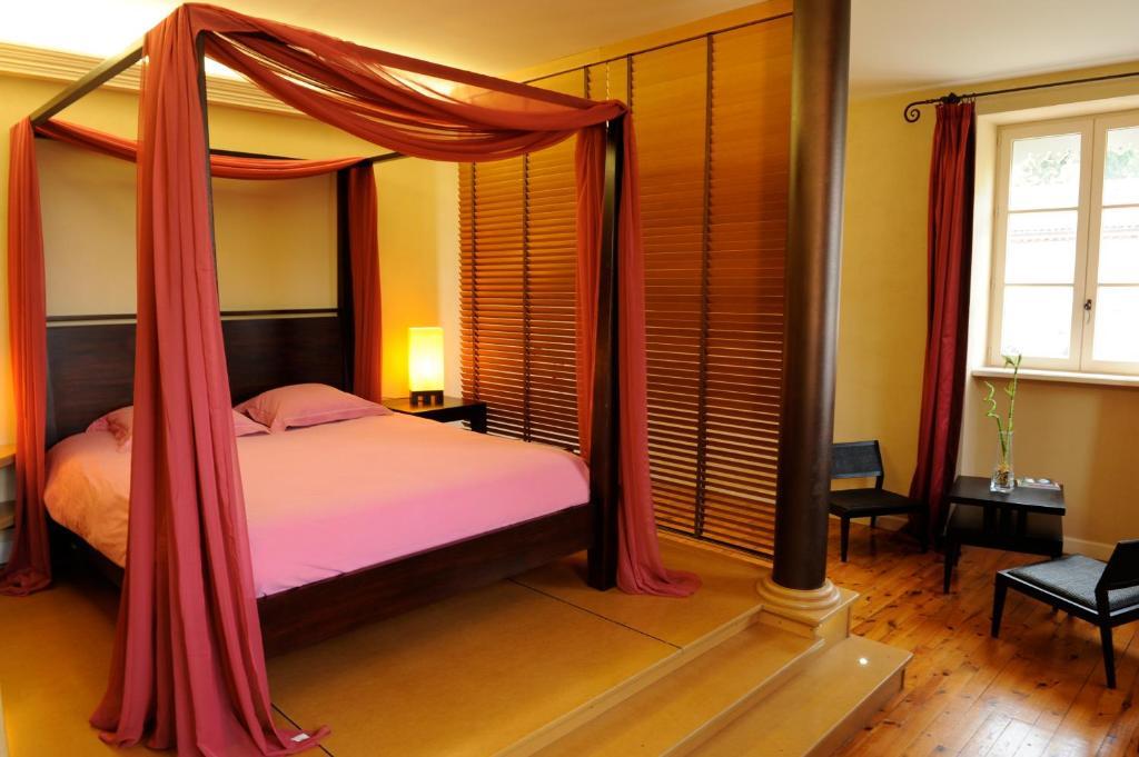 Logis De Nantas Bed & Breakfast Saint-Jean-Bonnefonds Rom bilde