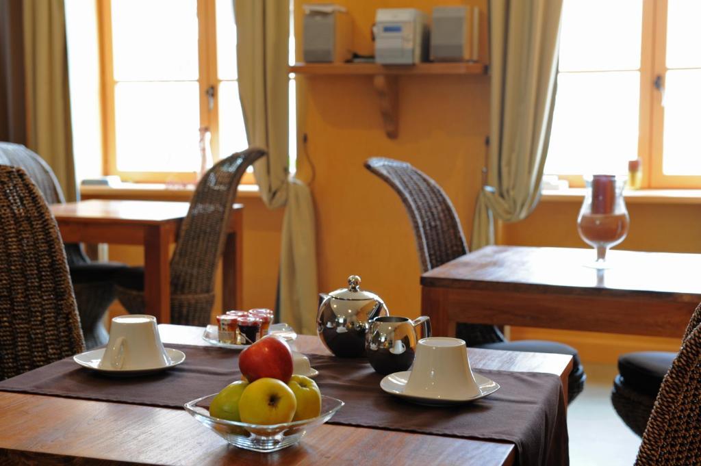 Logis De Nantas Bed & Breakfast Saint-Jean-Bonnefonds Eksteriør bilde